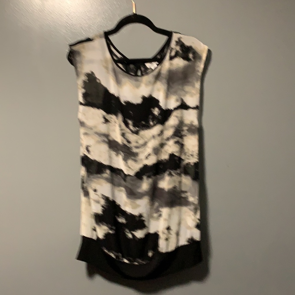 Worthington sz M sheer material.